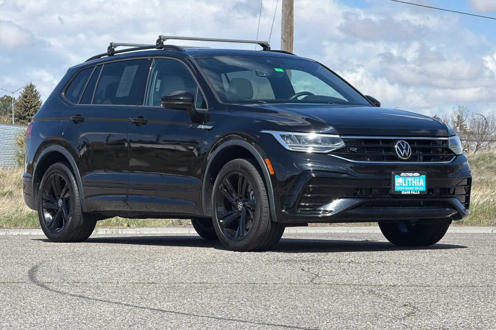 Used 2023 Volkswagen Tiguan SE R-Line AWD/4WD image 7