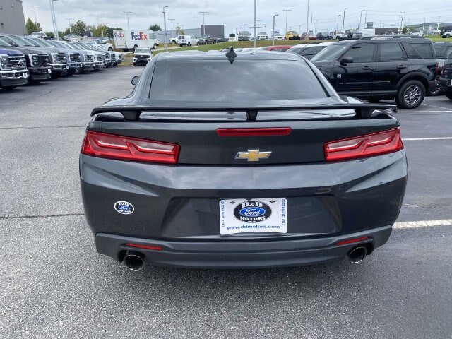 Used 2018 Chevrolet Camaro LT RWD image 6