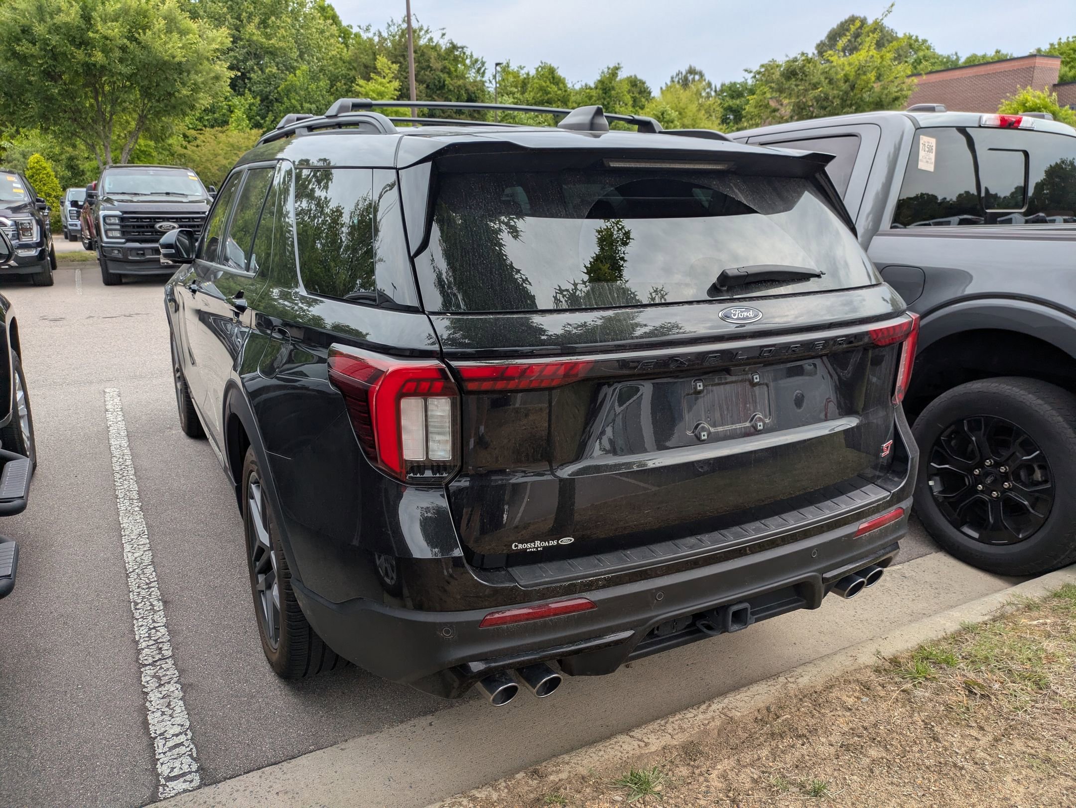 Certified 2025 Ford Explorer ST AWD/4WD image 4