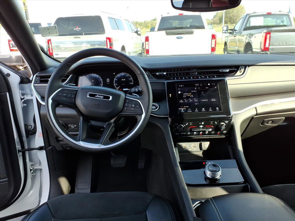 Used 2024 Jeep Grand Cherokee L Altitude image 14