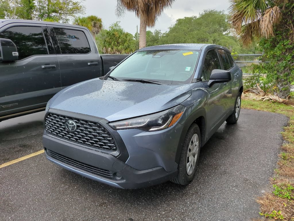 Used 2023 Toyota Corolla Cross L FWD image 3