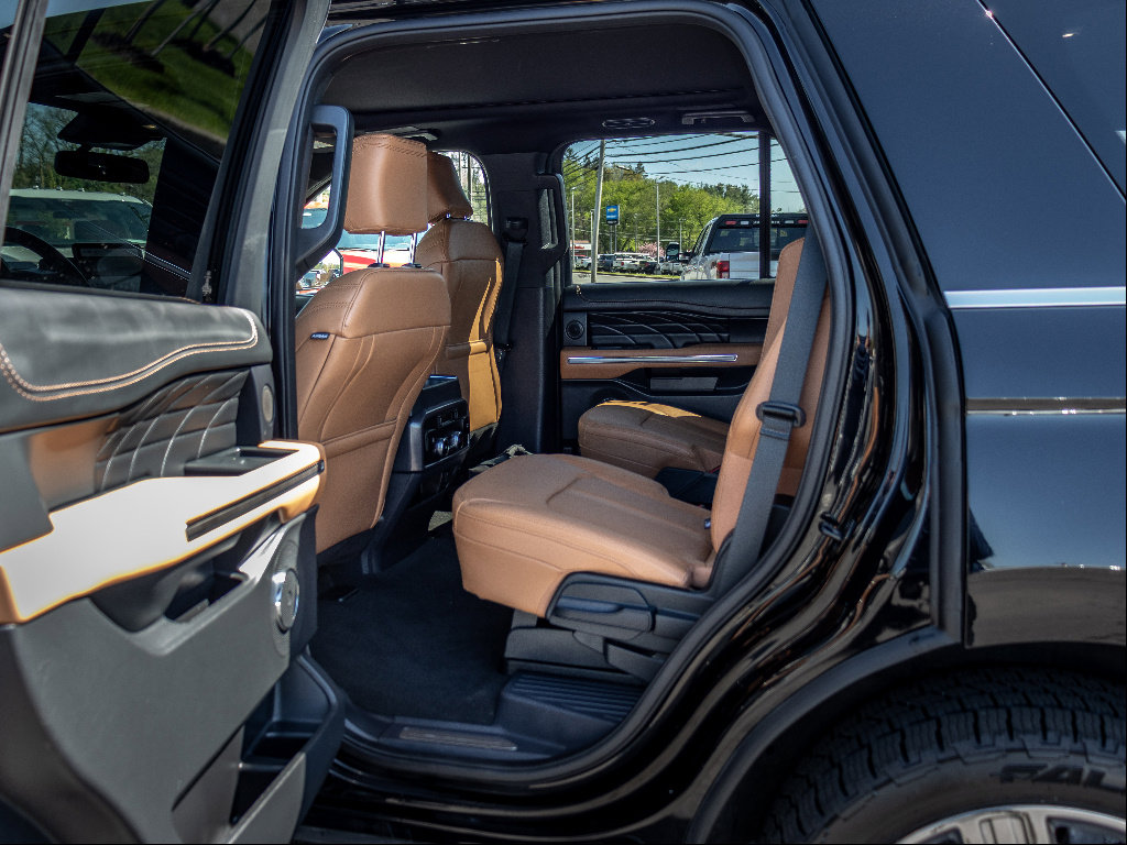 Certified 2024 Ford Expedition Platinum AWD/4WD image 12