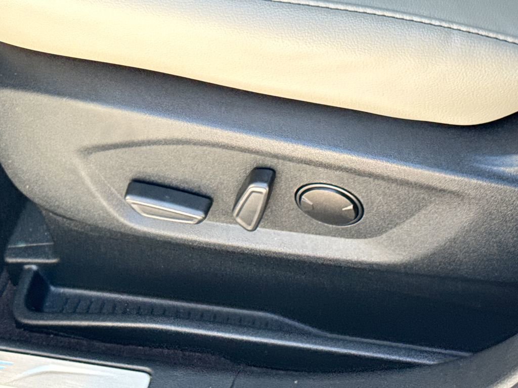 Certified 2020 Ford Edge Titanium FWD image 24