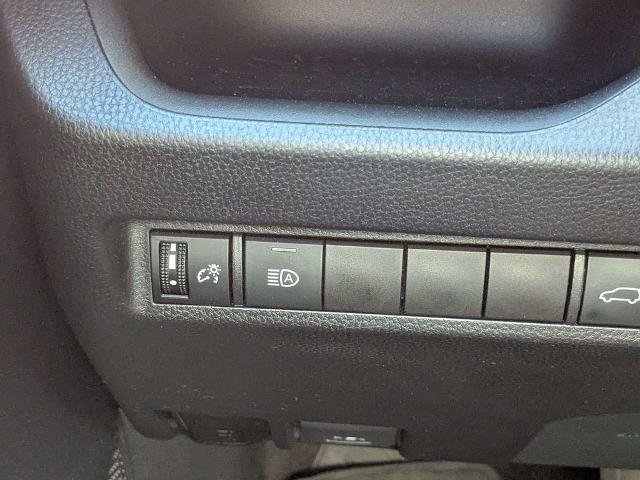 Used 2021 Toyota RAV4 XLE w/ Convenience Package AWD/4WD image 27