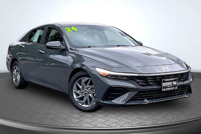 Used 2024 Hyundai Elantra SEL FWD image 11