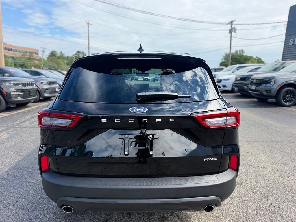 Certified 2025 Ford Escape ST-Line Select AWD/4WD image 7