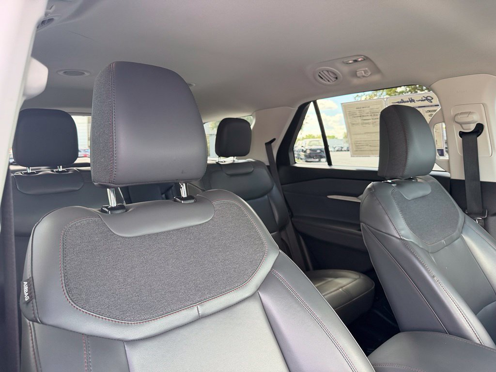 Certified 2025 Ford Explorer Active w/ Active Comfort Package RWD image 26