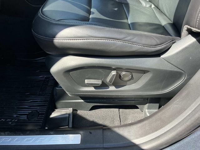 Certified 2023 Ford Explorer Limited w/ Equipment Group 301A image 28