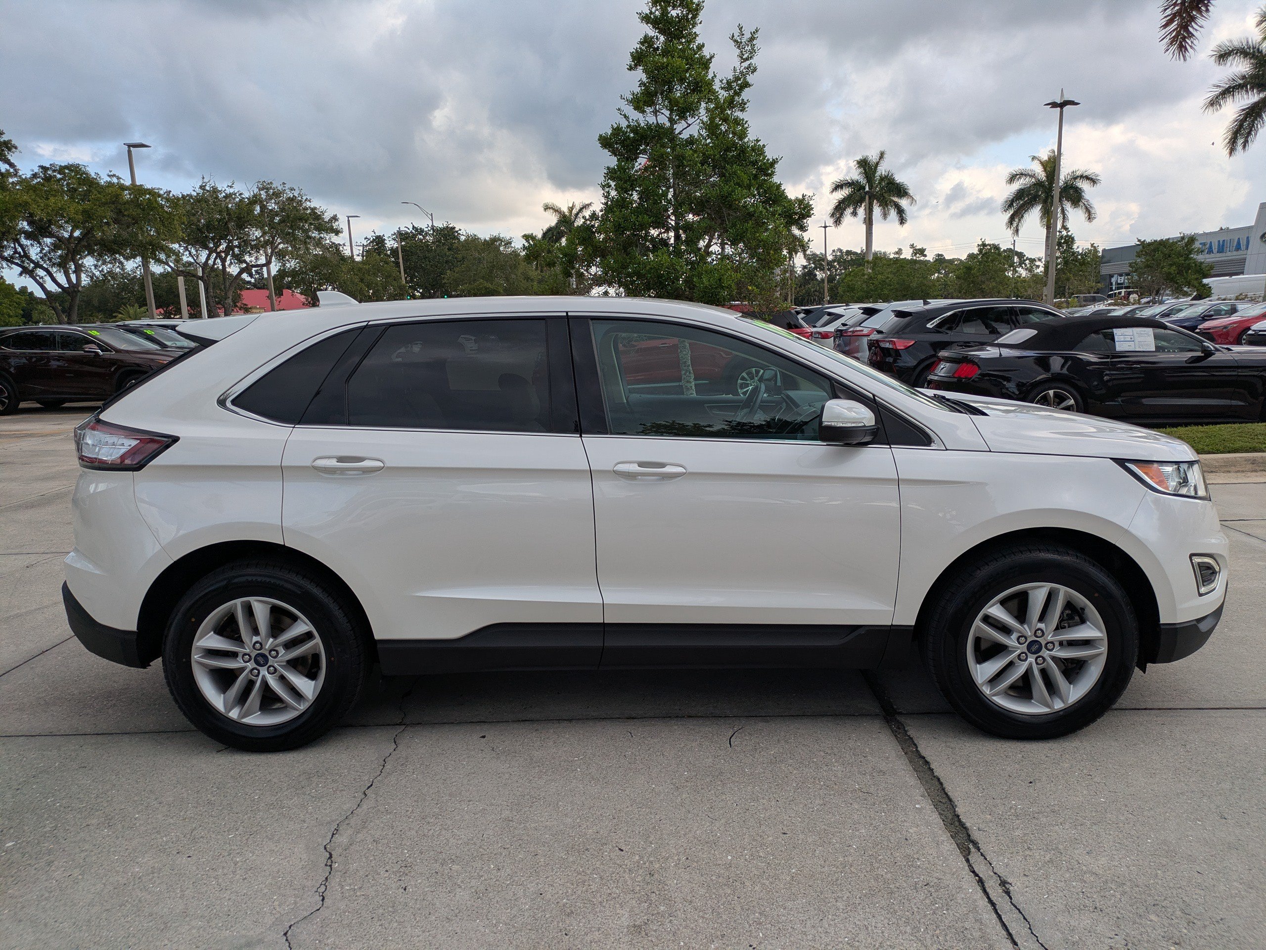 Certified 2017 Ford Edge SEL w/ Equipment Group 201A AWD/4WD image 3