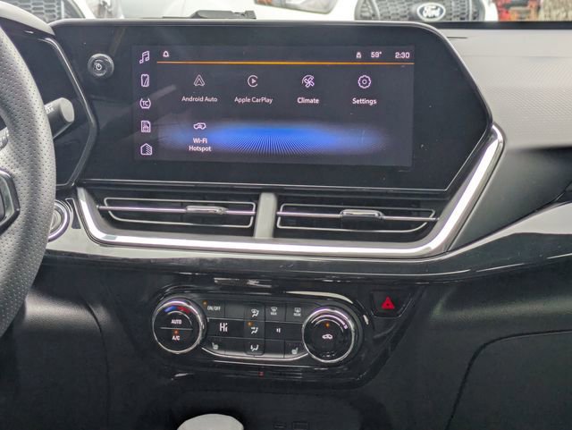 Used 2024 Chevrolet Trax RS w/ Sunroof Package image 16