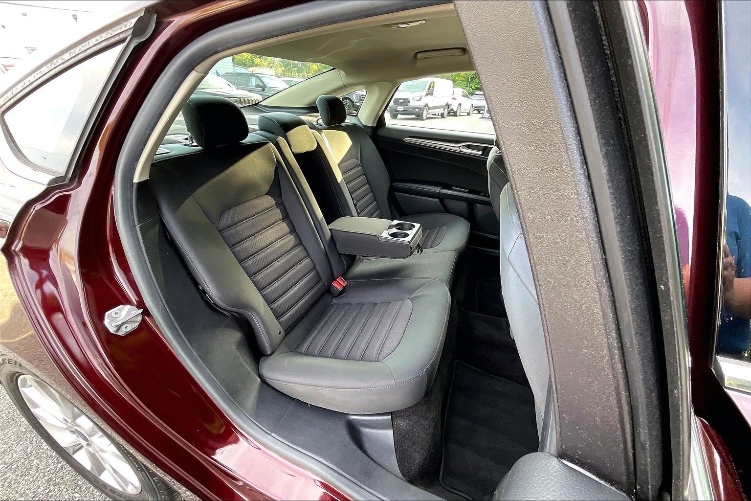 Certified 2017 Ford Fusion SE w/ Fusion SE Technology Package FWD image 27