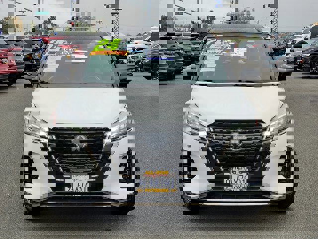 Used 2024 Nissan Kicks SR w/ SR Premium Package image 2