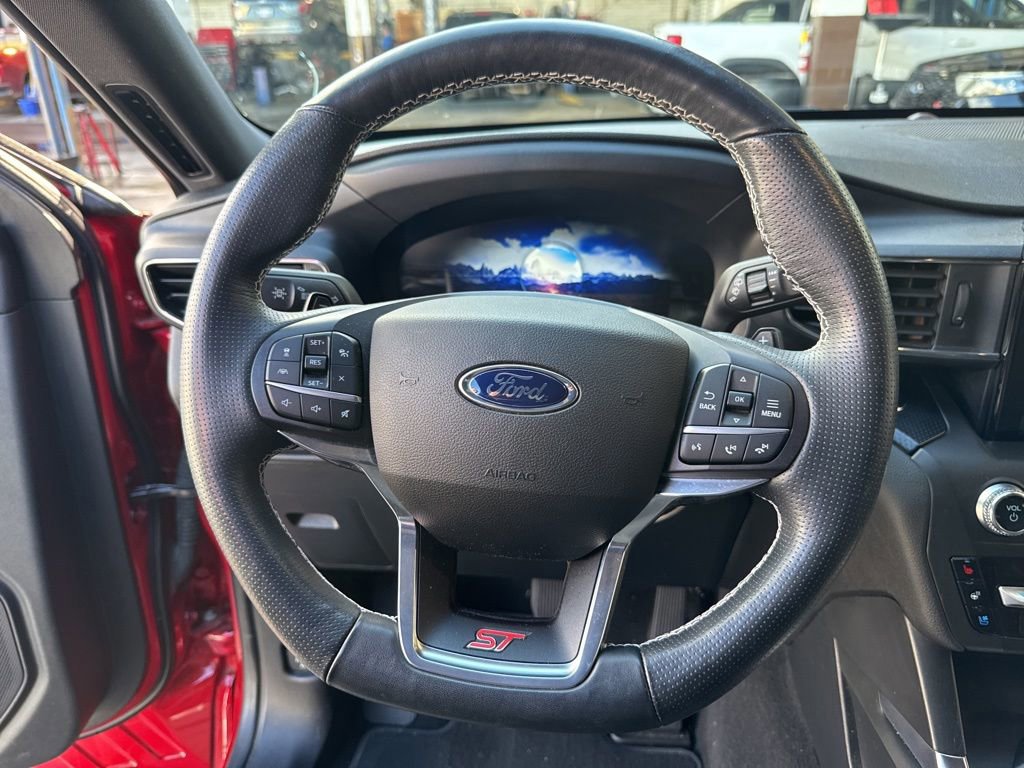Certified 2020 Ford Explorer ST w/ ST Street Pack image 11