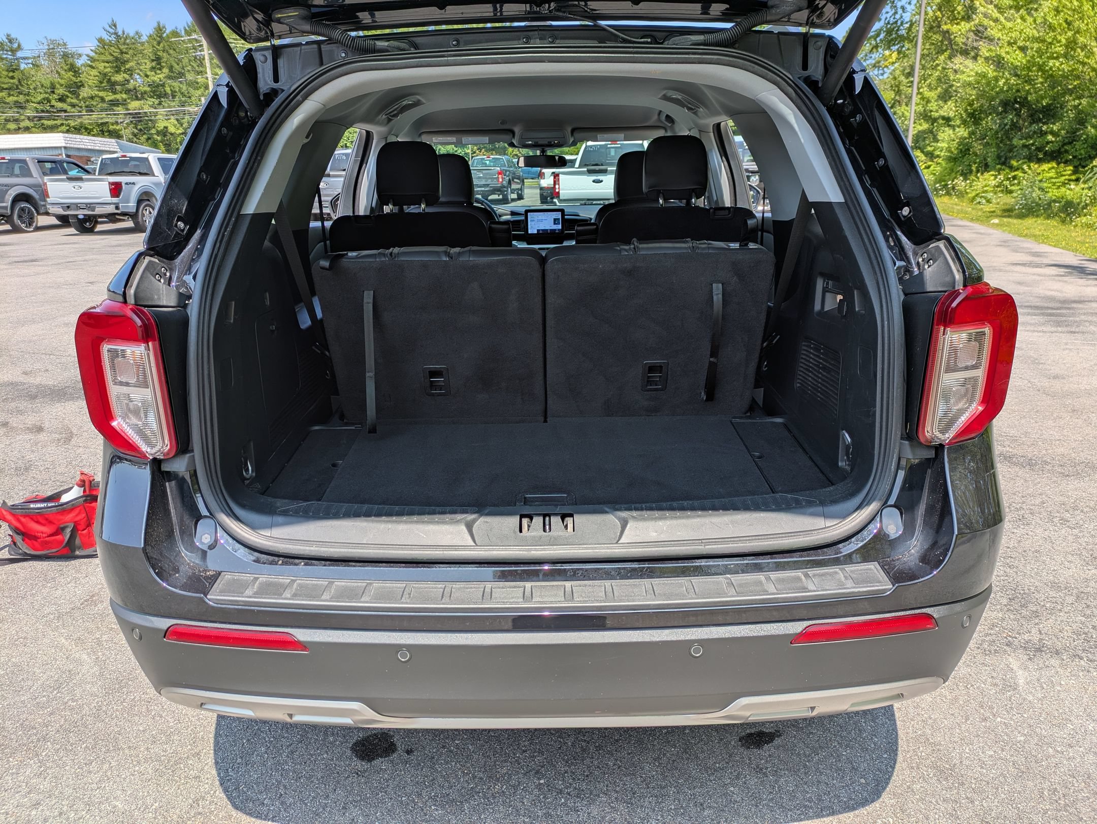 Certified 2023 Ford Explorer XLT w/ Equipment Group 202A AWD/4WD image 18