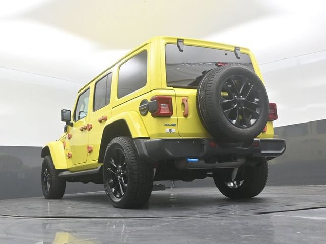 Used 2023 Jeep Wrangler Unlimited Sahara w/ Cold Weather Group AWD/4WD image 21