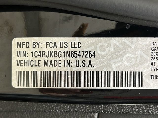 Used 2022 Jeep Grand Cherokee L Limited w/ Black Appearance Package AWD/4WD image 32