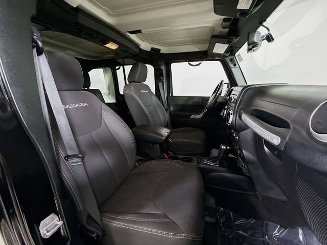Used 2017 Jeep Wrangler Unlimited Sahara w/ Connectivity Group image 23