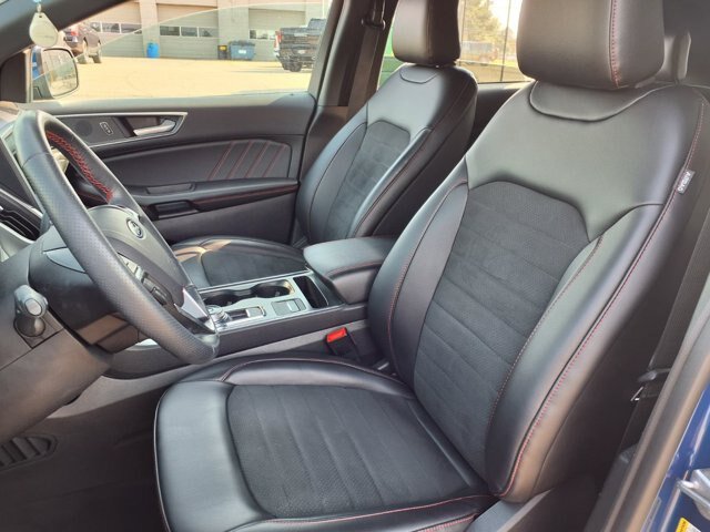 Certified 2024 Ford Edge ST-Line AWD/4WD image 4
