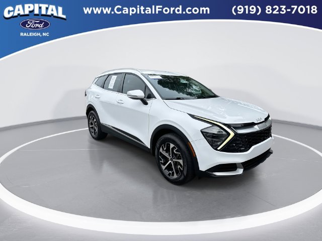 Used 2024 Kia Sportage EX AWD/4WD image 2