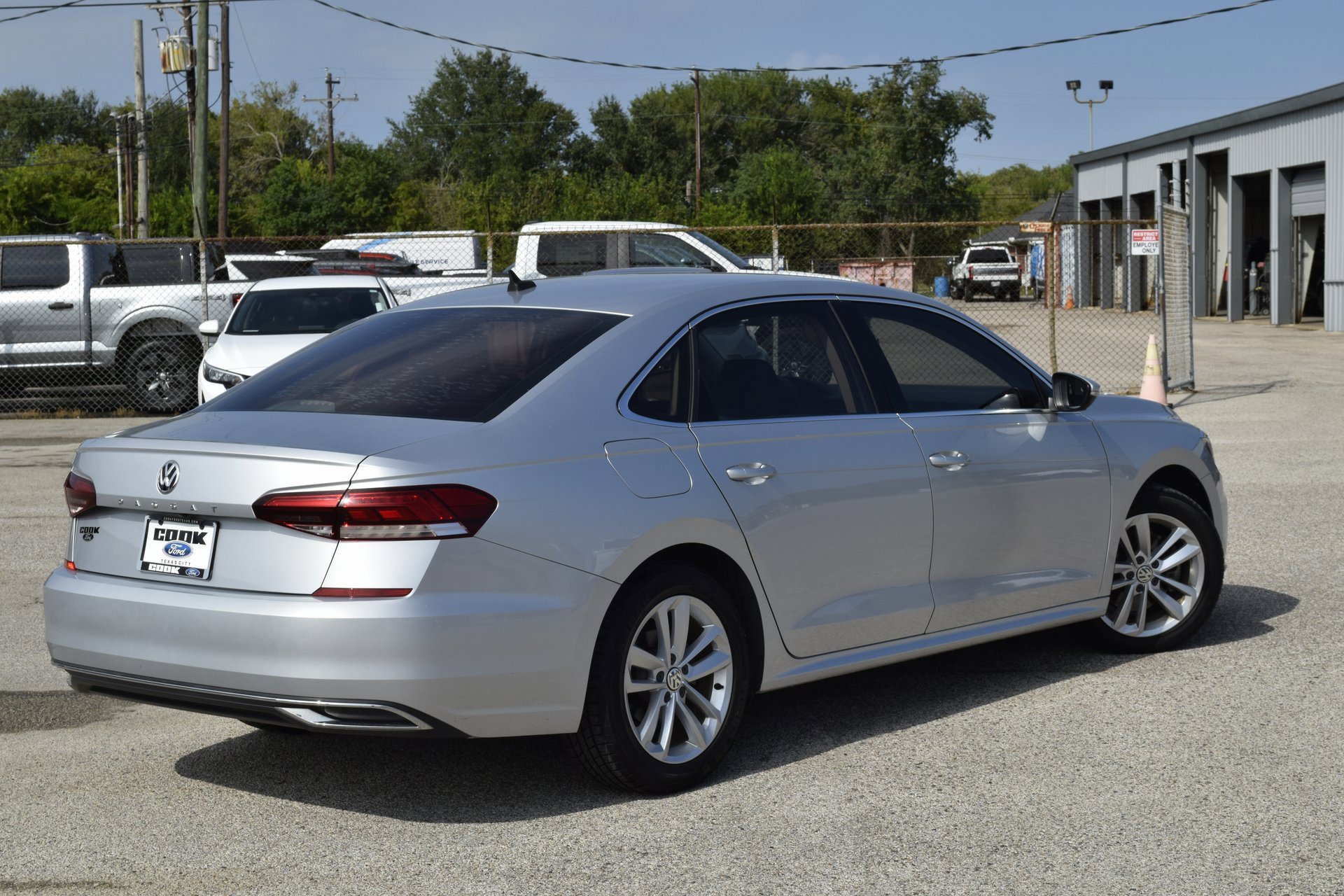Used 2020 Volkswagen Passat 2.0T SE image 10