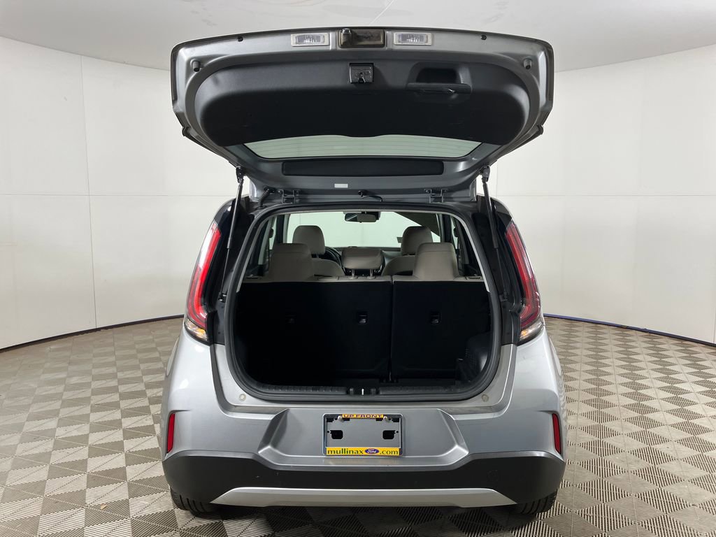 Used 2023 Kia Soul LX w/ LX Technology Package image 25