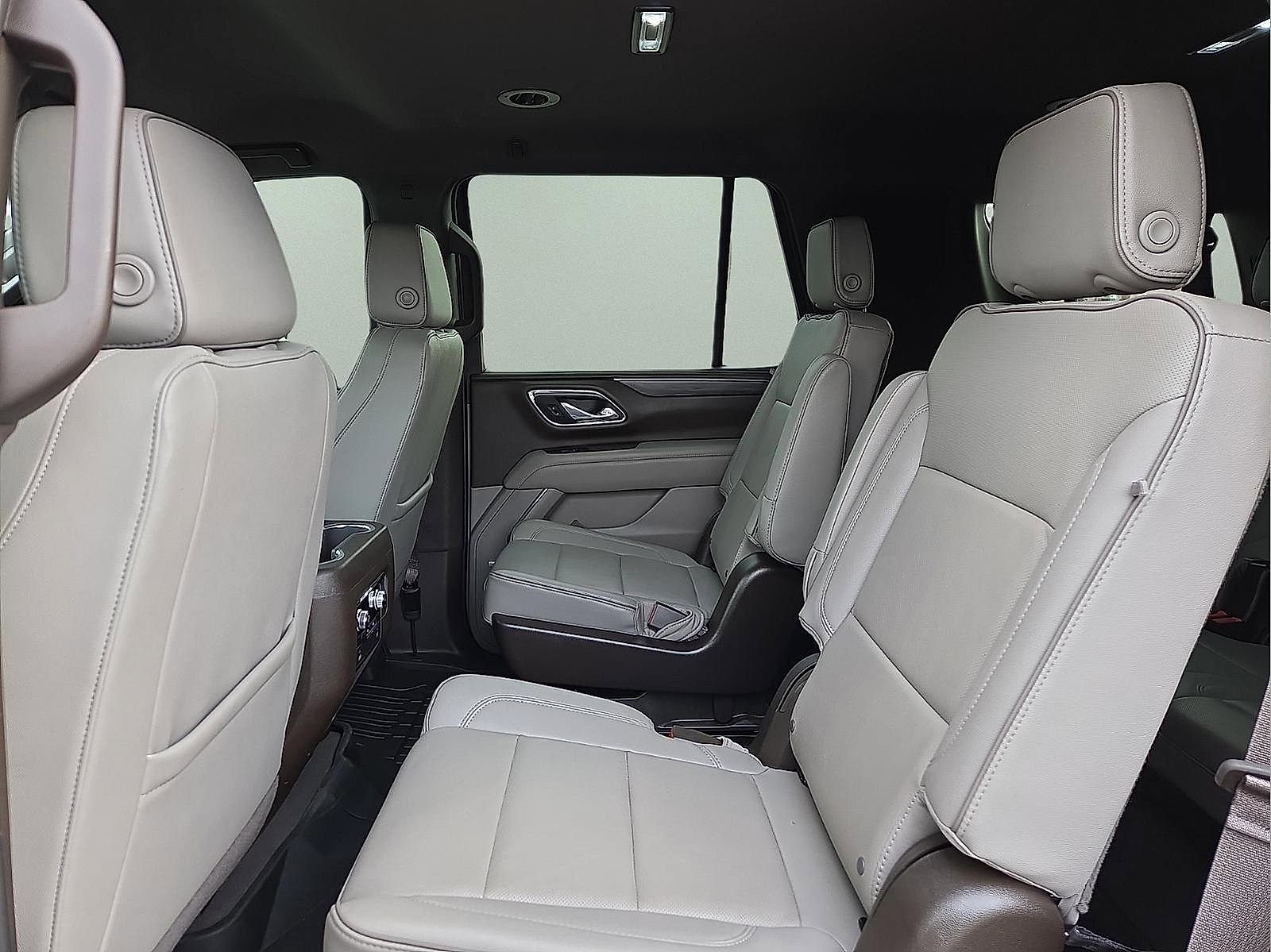 Used 2023 GMC Yukon SLT AWD/4WD image 11