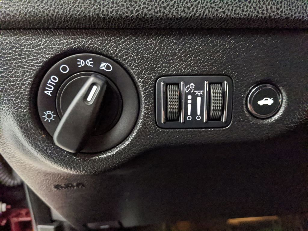 Used 2023 Dodge Charger SXT image 14