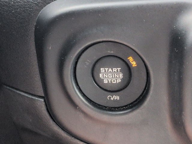 Used 2020 Jeep Wrangler Unlimited Sahara AWD/4WD image 26