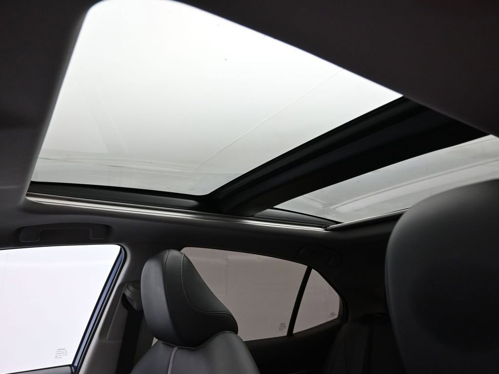 Used 2023 Toyota Camry XSE FWD image 13