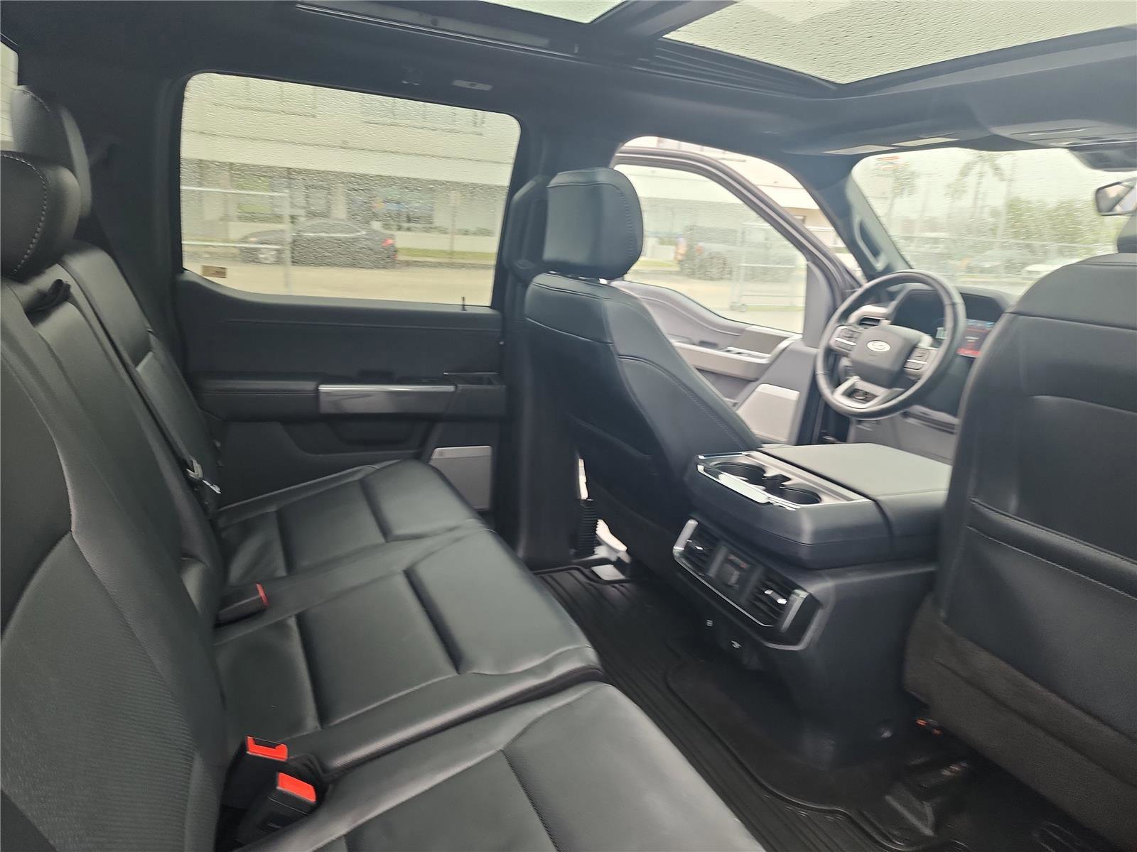 Certified 2022 Ford F150 Lariat w/ Equipment Group 502A High image 23