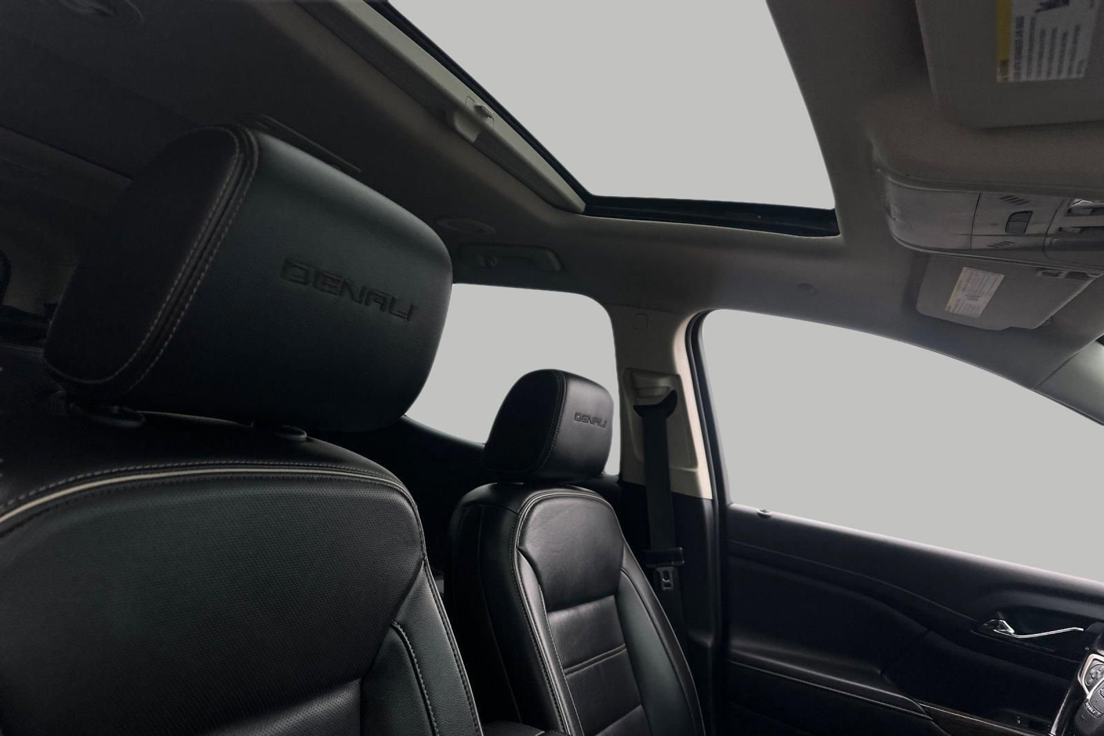 Used 2021 GMC Acadia Denali w/ Denali Technology Package image 19