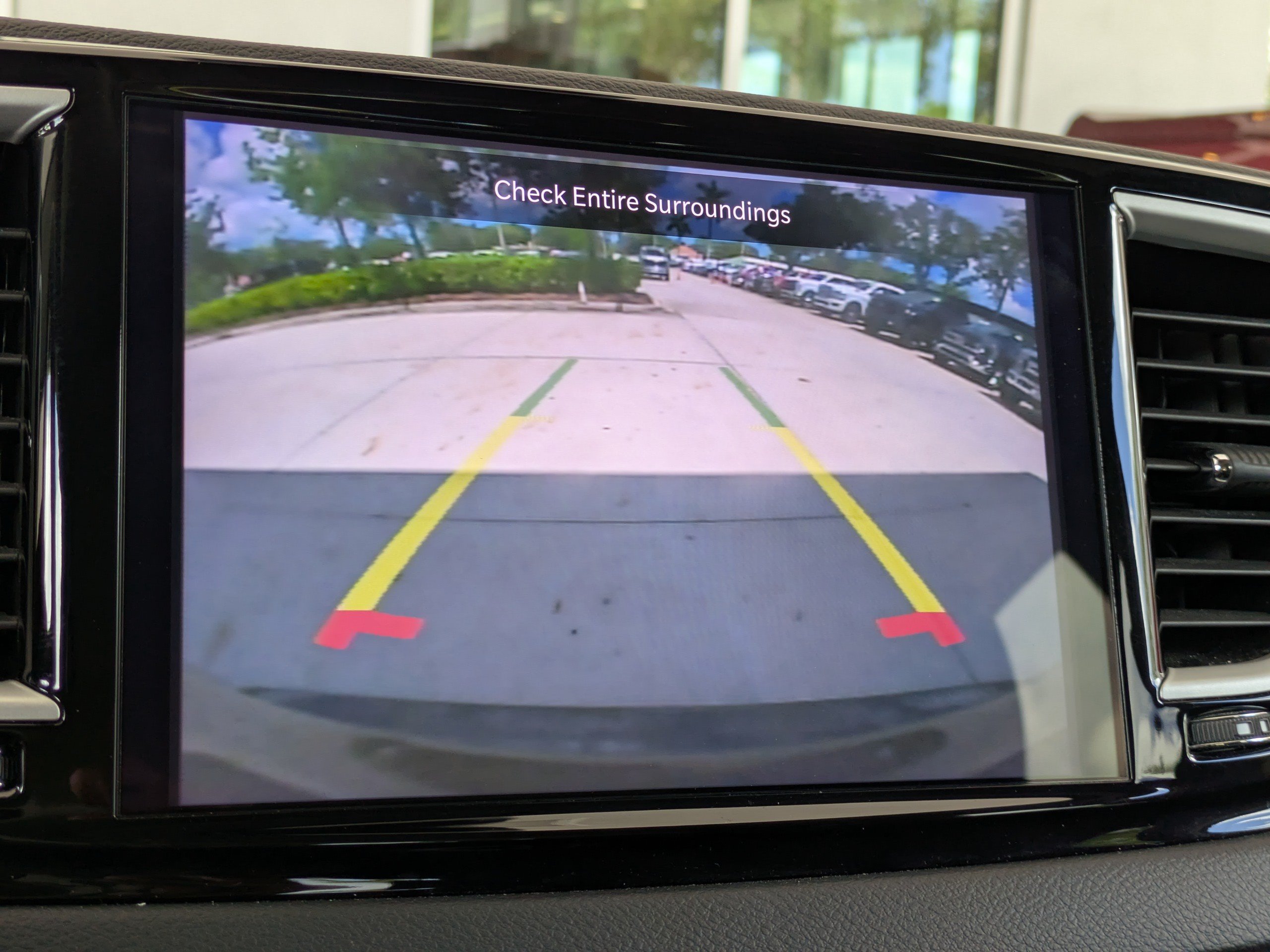 Used 2024 Chrysler Pacifica Touring-L FWD image 23