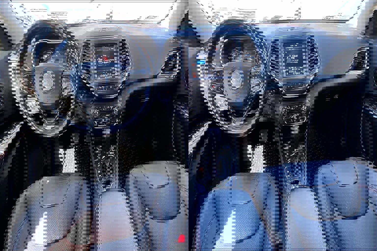 Used 2021 Jeep Cherokee Trailhawk w/ Technology Group image 15