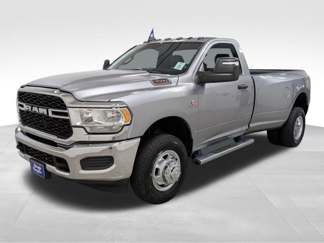 Used 2024 RAM 3500 Tradesman w/ Chrome Appearance Group AWD/4WD image 14