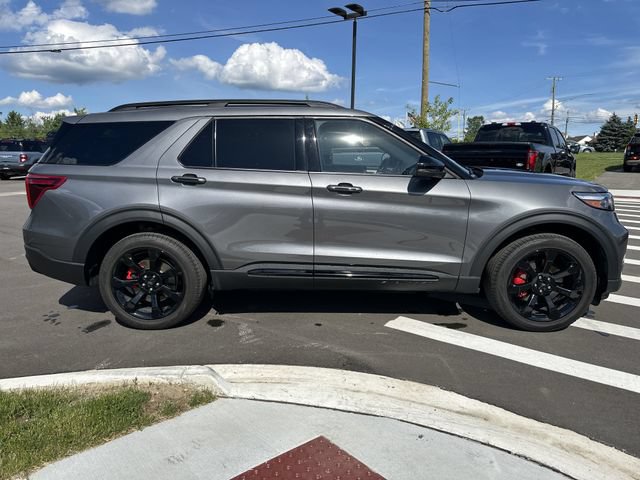 Certified 2024 Ford Explorer ST w/ Equipment Group 401A AWD/4WD image 6