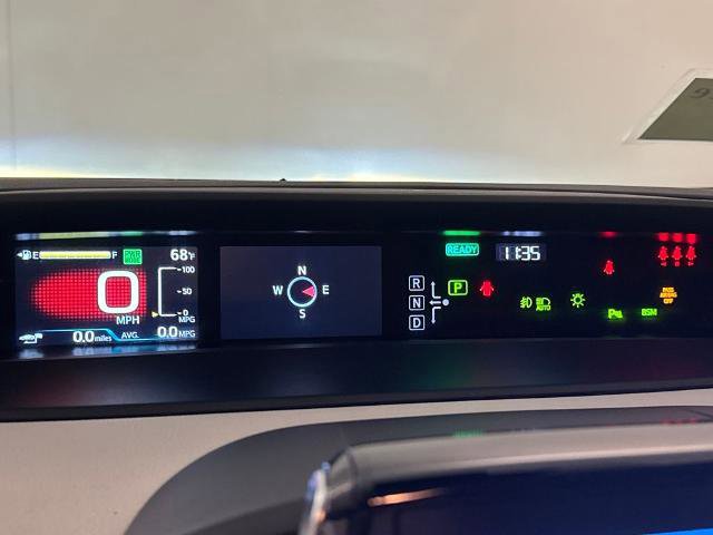 Used 2022 Toyota Prius L image 22