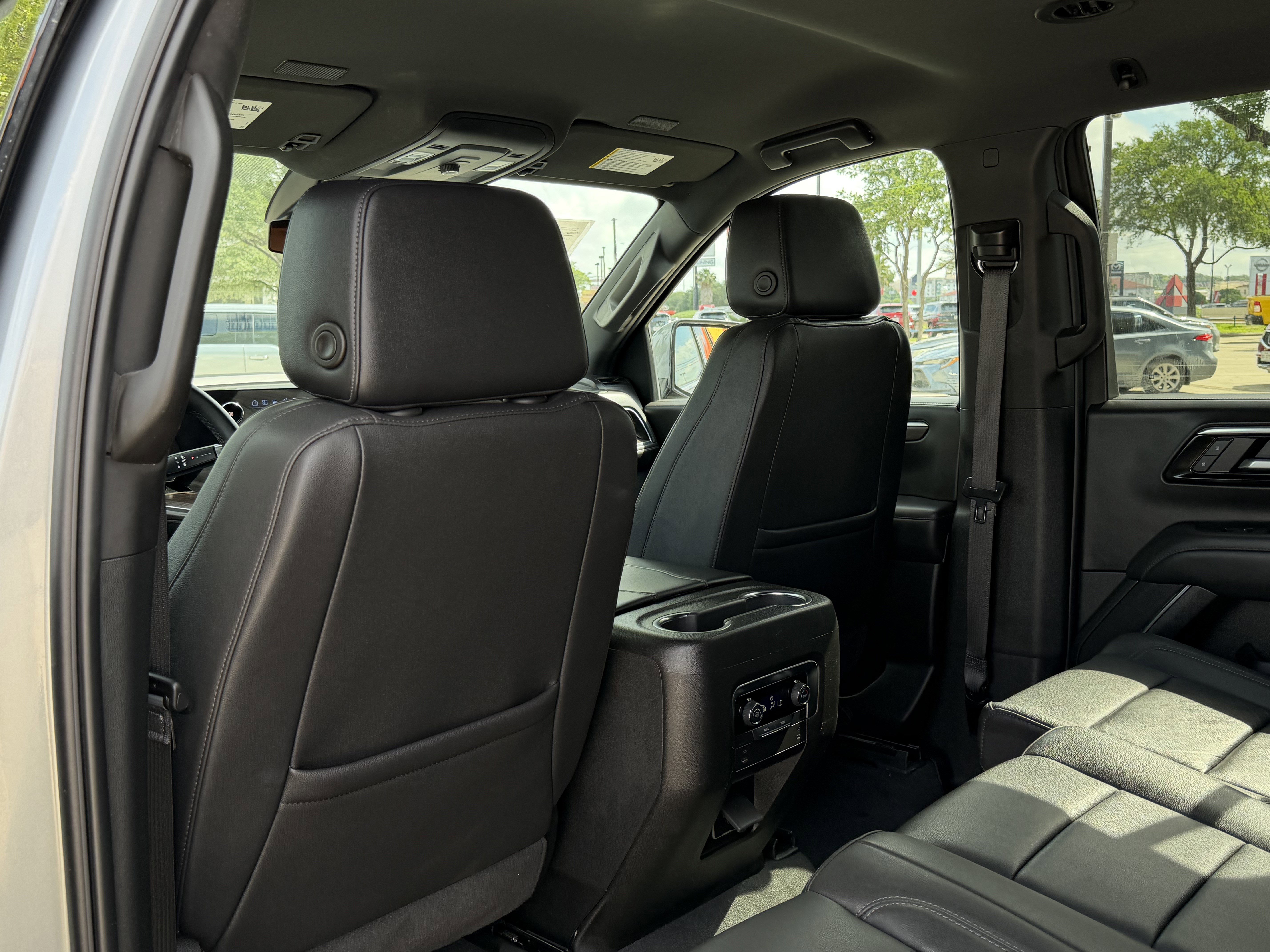 Used 2025 Chevrolet Tahoe LT AWD/4WD image 15