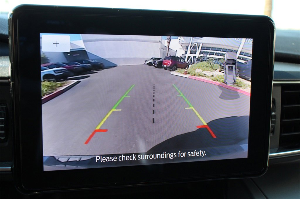 Certified 2022 Ford Explorer XLT w/ Equipment Group 202A image 33