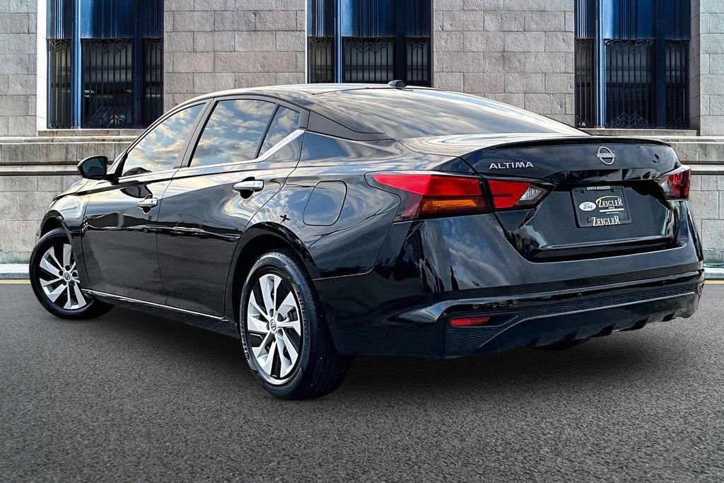 Used 2025 Nissan Altima 2.5 S FWD image 10