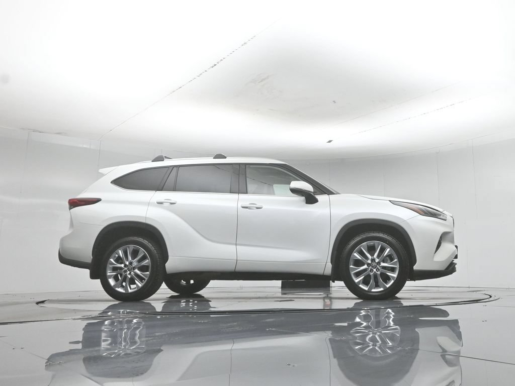 Used 2022 Toyota Highlander Limited FWD image 54