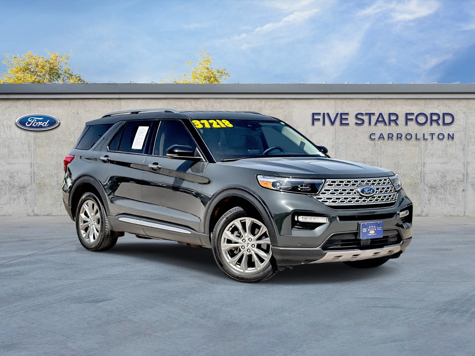 Certified 2023 Ford Explorer Limited w/ Limited Technology Package AWD/4WD image 1