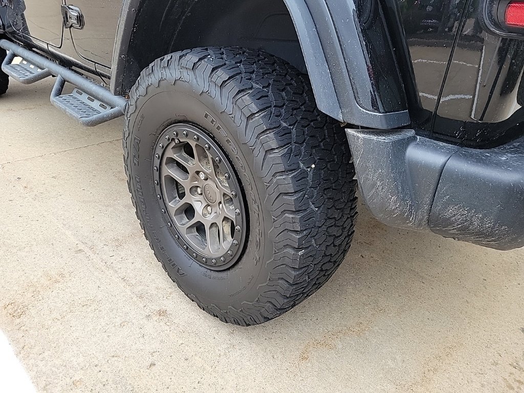 Used 2023 Jeep Wrangler Unlimited Rubicon 392 w/ Xtreme Recon 35" Tire Package AWD/4WD image 4