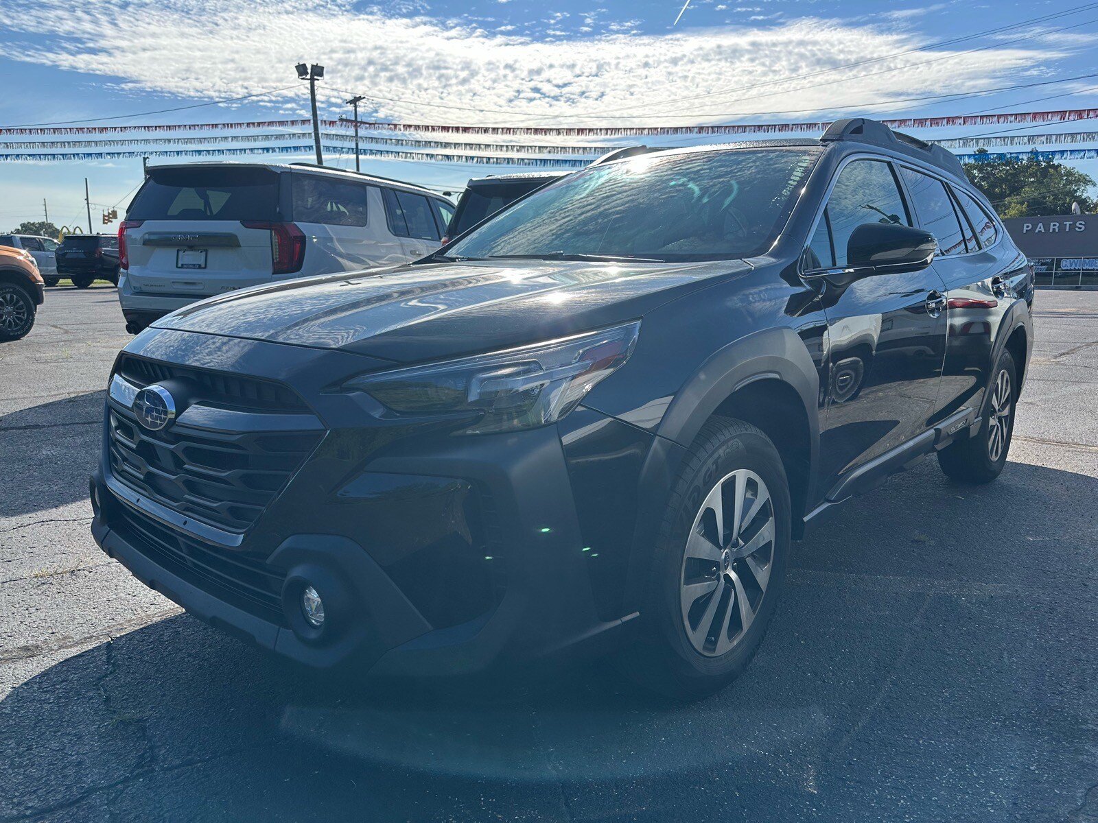 Used 2023 Subaru Outback Premium AWD/4WD image 4