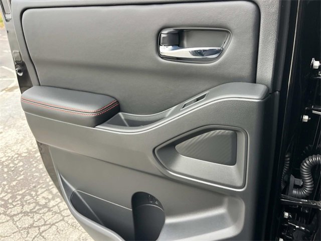 Used 2025 Nissan Frontier Pro-X w/ Pro Convenience Package image 18