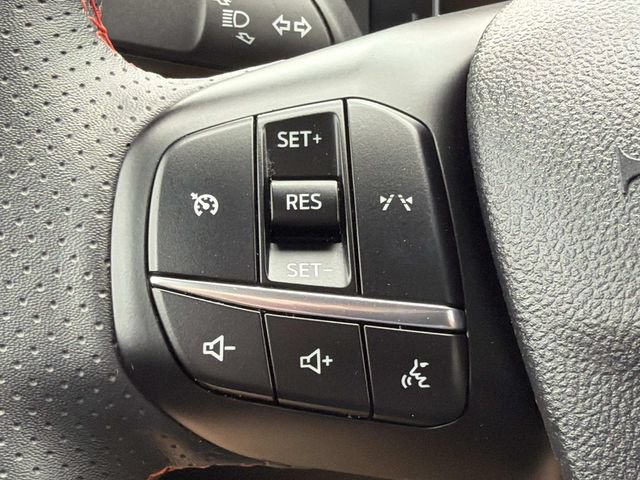 Certified 2025 Ford Escape ST-Line Select AWD/4WD image 25