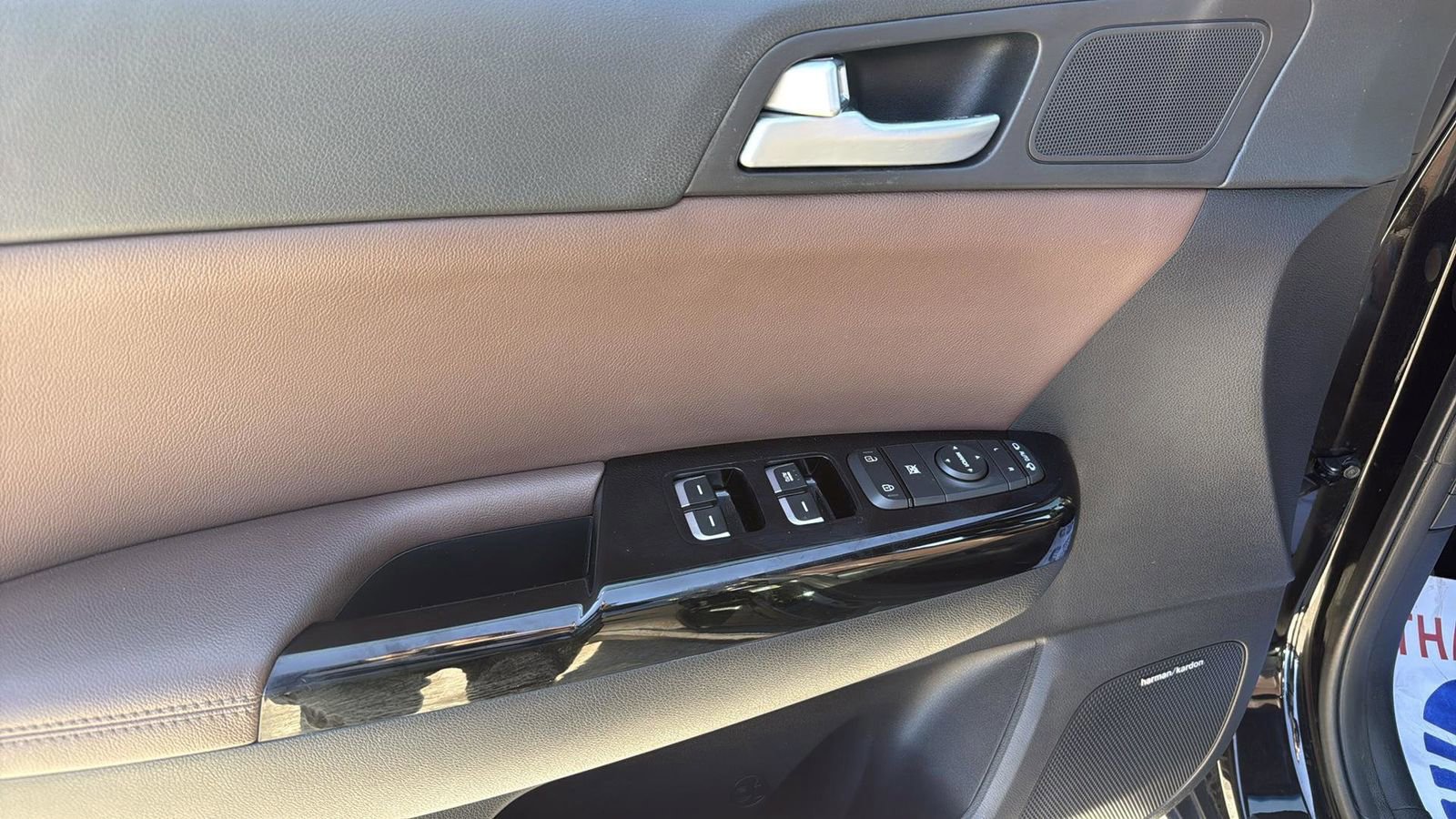 Used 2017 Kia Sportage SX image 8