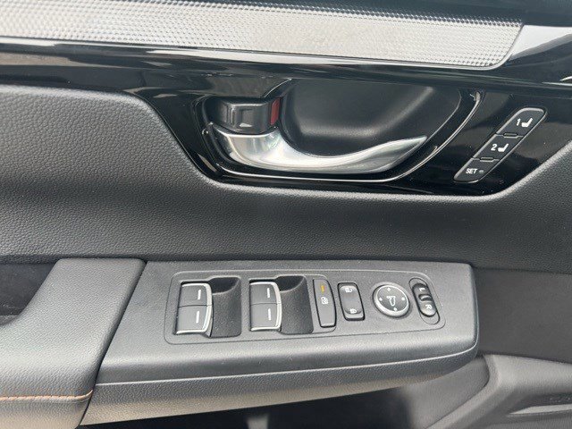 Used 2025 Honda CR-V Sport Touring image 12