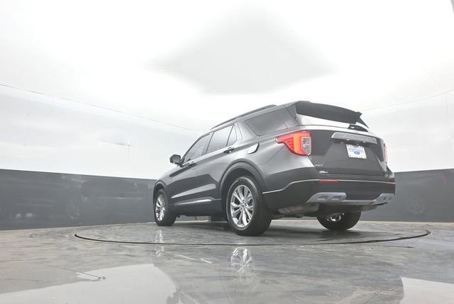 Certified 2020 Ford Explorer XLT w/ Equipment Group 202A AWD/4WD image 36