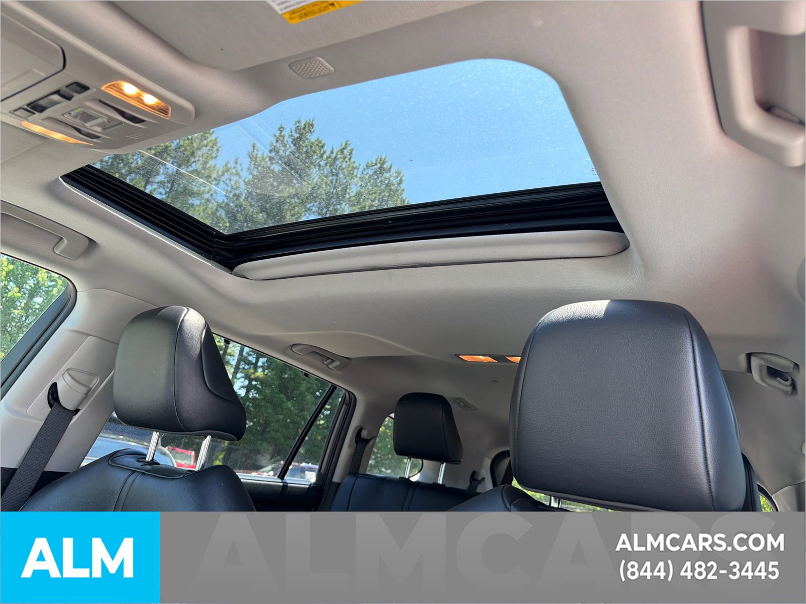 Used 2022 Toyota Highlander XLE FWD image 40