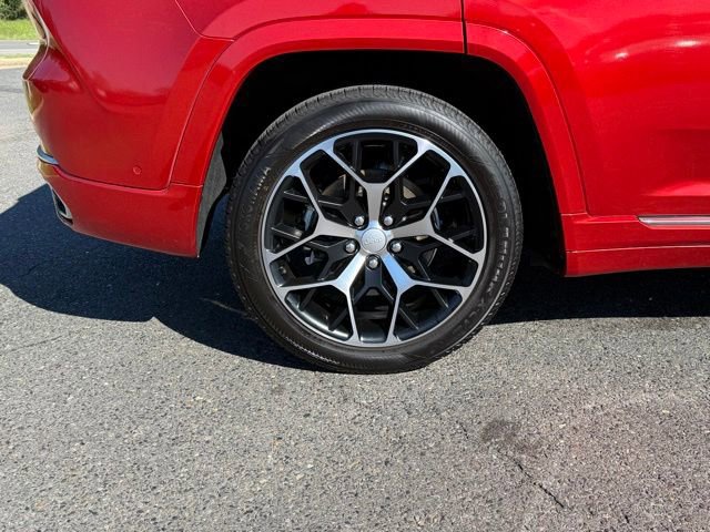Used 2022 Jeep Grand Cherokee Summit AWD/4WD image 6